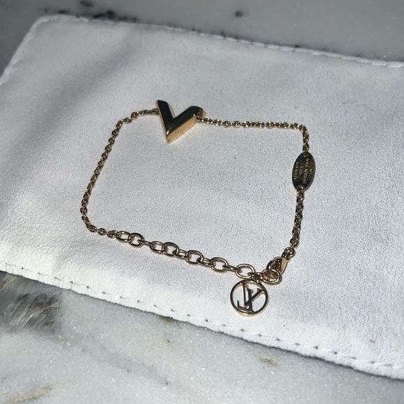 Louis Vuitton Essential V Station Bracelet - Picture 2 of 8